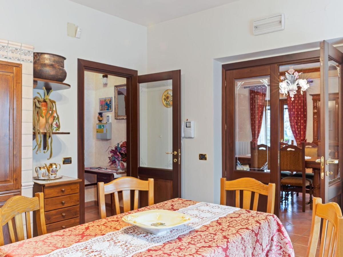 Fascinating Apartment in Tagliacozzo with Garden Esterno foto
