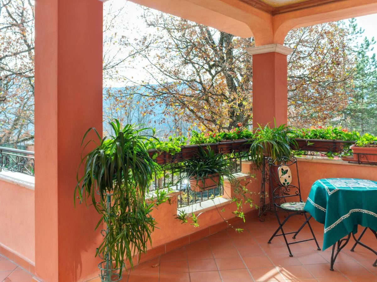 Fascinating Apartment in Tagliacozzo with Garden Esterno foto